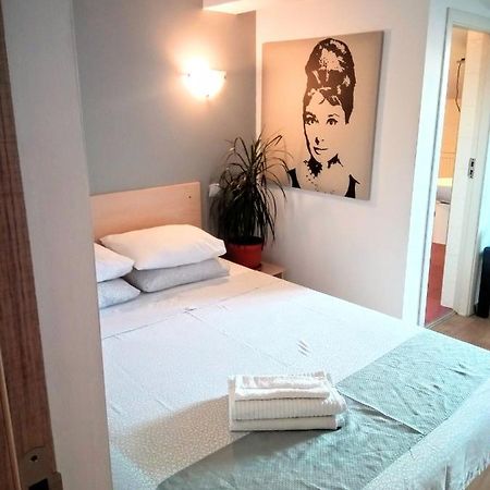Central Guesthouse (Adults Only) Βουκουρέστι Εξωτερικό φωτογραφία