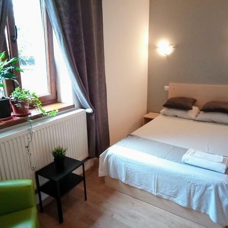 Central Guesthouse (Adults Only) Βουκουρέστι Εξωτερικό φωτογραφία