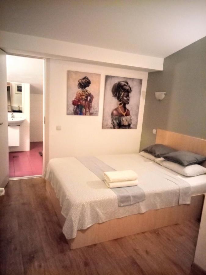 Central Guesthouse (Adults Only) Βουκουρέστι Εξωτερικό φωτογραφία
