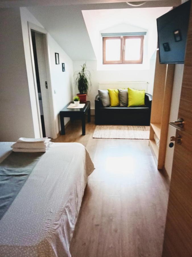 Central Guesthouse (Adults Only) Βουκουρέστι Εξωτερικό φωτογραφία