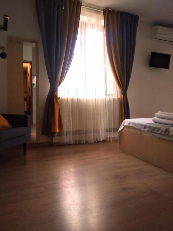 Central Guesthouse (Adults Only) Βουκουρέστι Εξωτερικό φωτογραφία