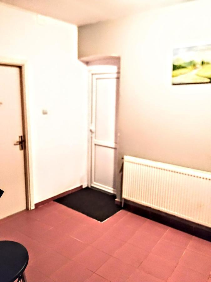 Central Guesthouse (Adults Only) Βουκουρέστι Εξωτερικό φωτογραφία