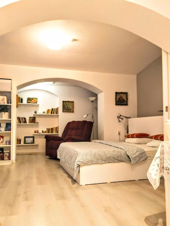 Central Guesthouse (Adults Only) Βουκουρέστι Εξωτερικό φωτογραφία