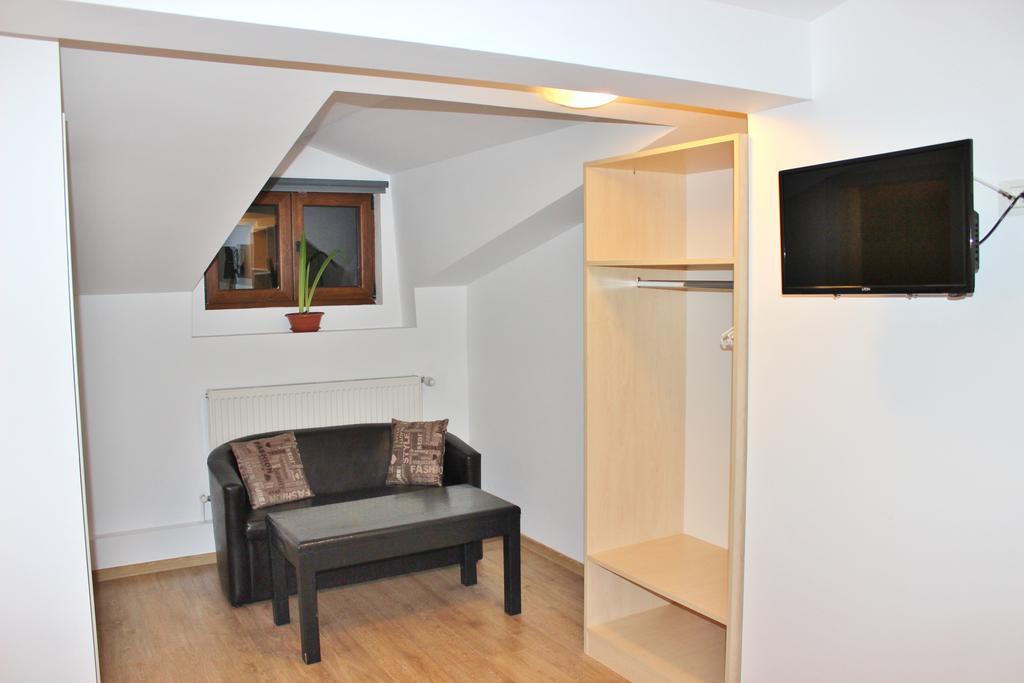 Central Guesthouse (Adults Only) Βουκουρέστι Εξωτερικό φωτογραφία