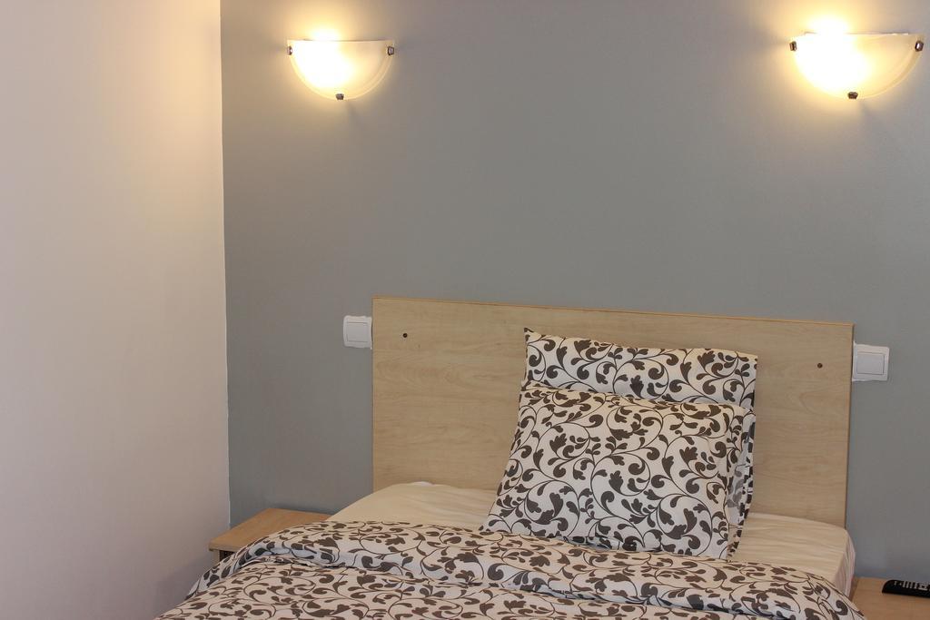 Central Guesthouse (Adults Only) Βουκουρέστι Εξωτερικό φωτογραφία
