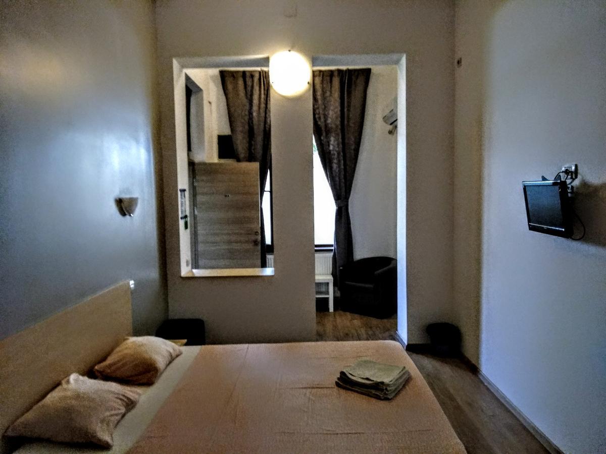 Central Guesthouse (Adults Only) Βουκουρέστι Εξωτερικό φωτογραφία
