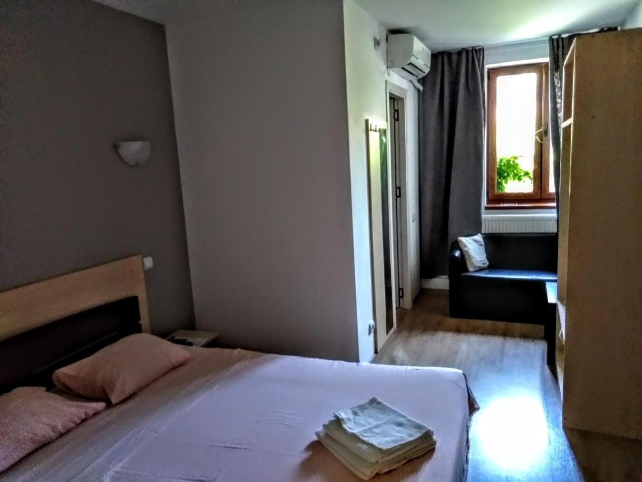 Central Guesthouse (Adults Only) Βουκουρέστι Εξωτερικό φωτογραφία