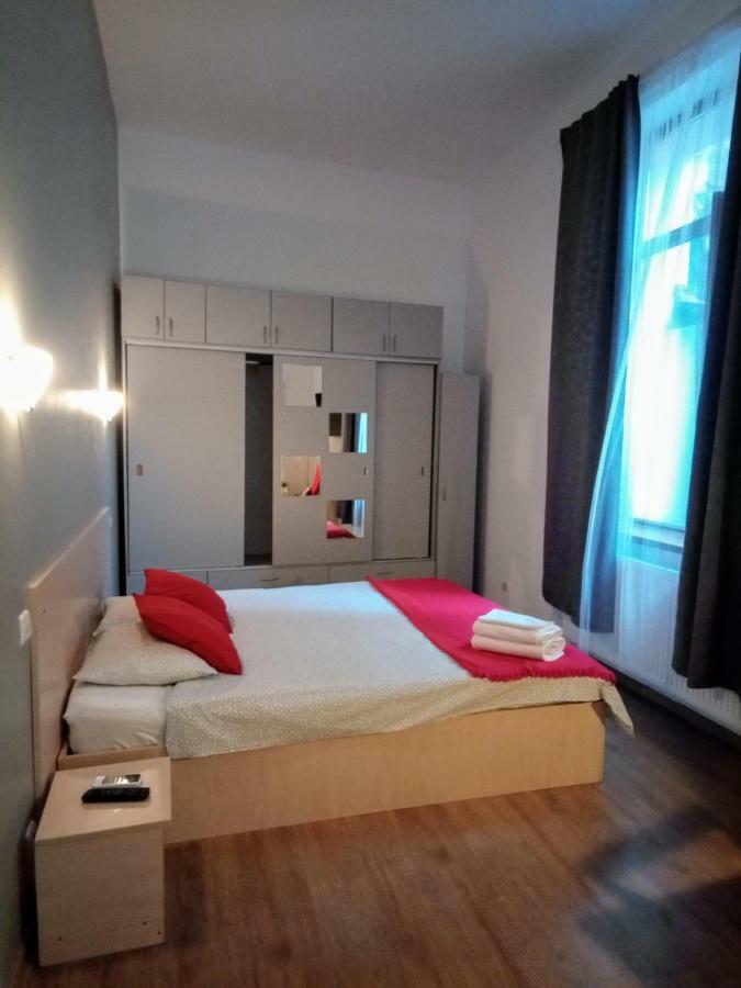 Central Guesthouse (Adults Only) Βουκουρέστι Εξωτερικό φωτογραφία