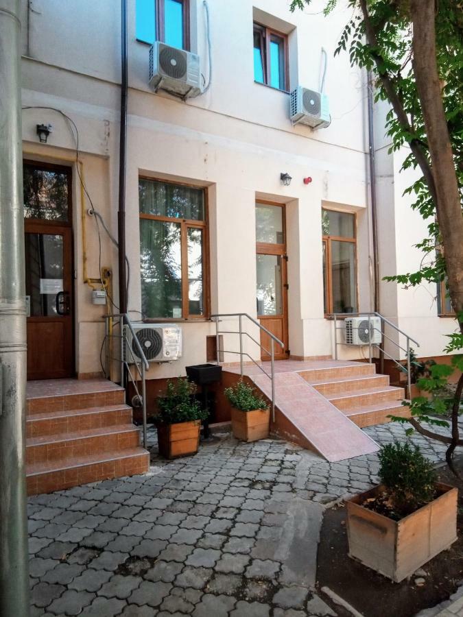 Central Guesthouse (Adults Only) Βουκουρέστι Εξωτερικό φωτογραφία