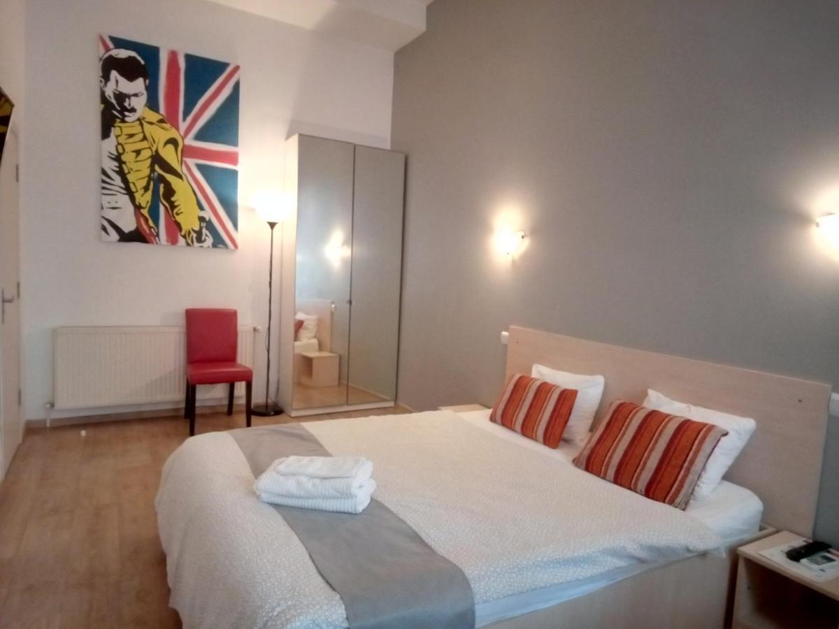 Central Guesthouse (Adults Only) Βουκουρέστι Εξωτερικό φωτογραφία