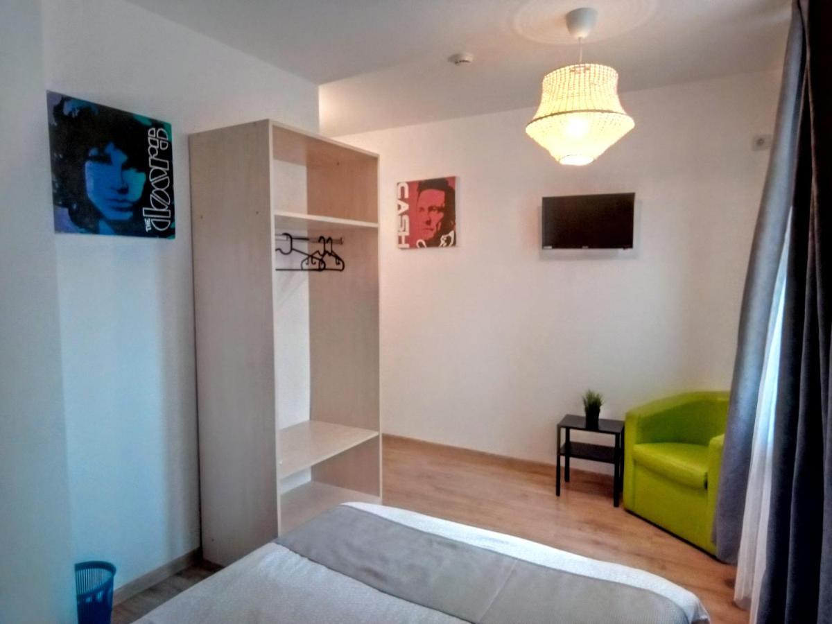 Central Guesthouse (Adults Only) Βουκουρέστι Εξωτερικό φωτογραφία
